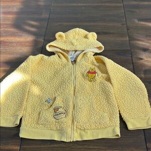 Vintage Disney Winnie the Pooh zip up jacket. Size 5T. Soft yellow.Hoodie w/ears